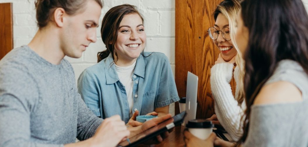 Líderes mais gentis 3 dicas de Comunicação Não Violenta para conquistar o respeito da equipe